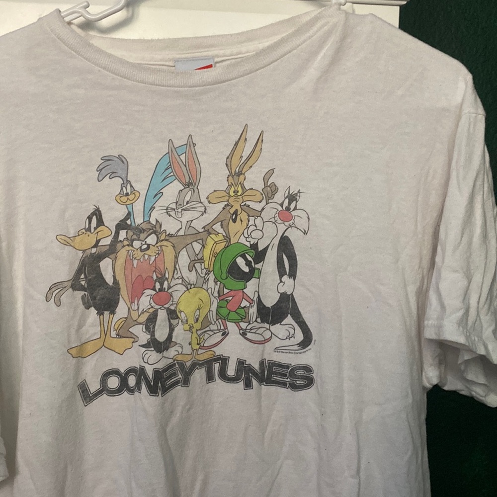 Looney tunes graphic tee